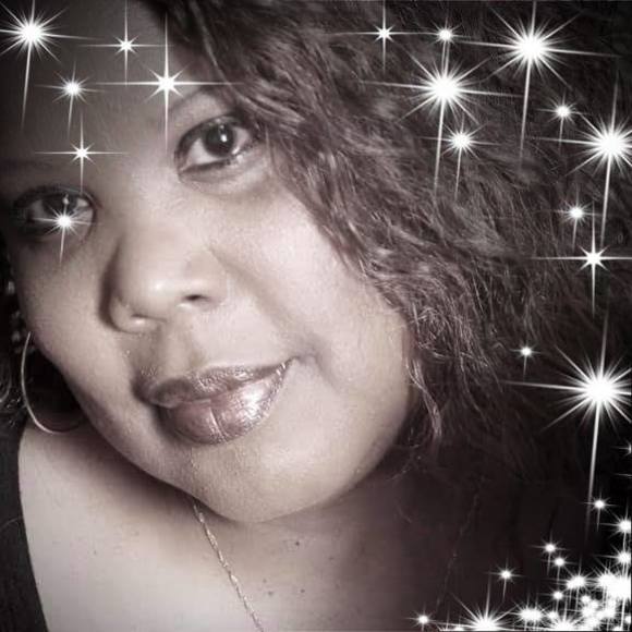 Meet your Posher, Phyllis - Picture 1 of 1